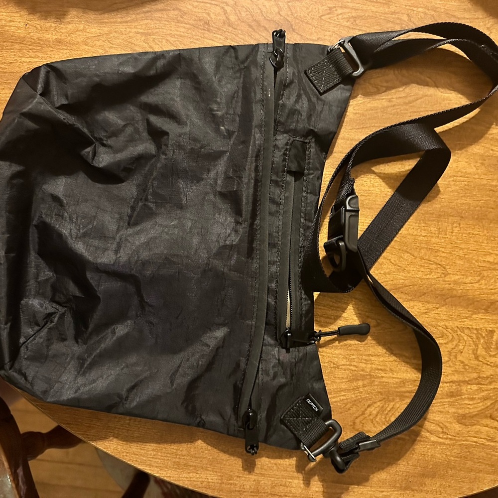 DSPTCH UNIT SLING POUCH - LARGE - DYNEEMA Crossbody Bag